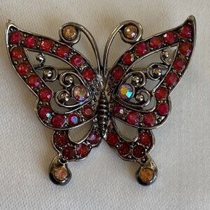Vintage Butterfly Pin Brooch.    Would look great on a scarf!